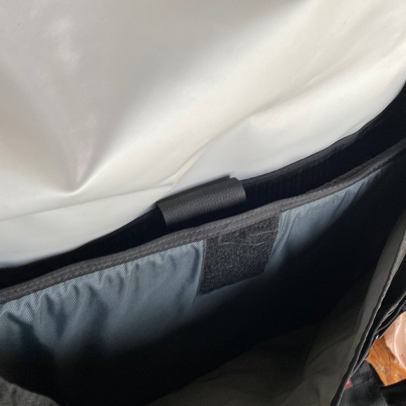 Timbuk2 Bags Timbuk2 Classic Messenger Bag Black Adjustable Cross